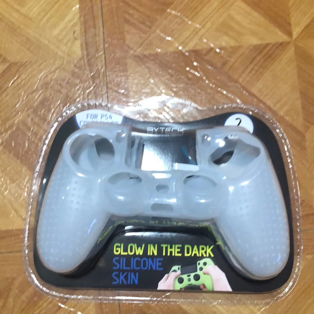 New PS4 Controller glow in dark silicone skin